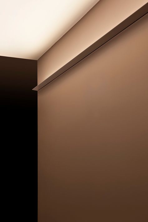 superstudio057M Indirect Ceiling Lighting, Ceiling Uplight, Architectural Wall, Hidden Lighting, Up Lighting, Architectural Lighting Design, Corridor Lighting, Modern Villa Design, Cove Lighting