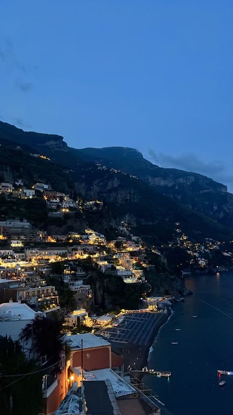 Italy At Night, Future Manifestation, I Want More, Night Off, Positano Italy, Holiday Places, Night Scenery, Italy Aesthetic, My Days