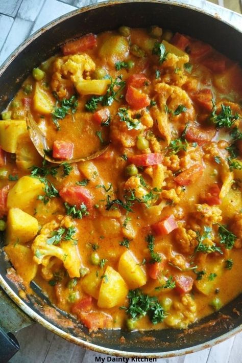 Essen, Korma Curry Vegetarian, Veggie Korma, Vegan Korma, Vegetable Korma Recipe, Indian Vegetable Curry, Veg Kurma, Mixed Vegetable Curry, Vegetable Korma