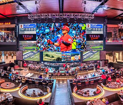 American Sports Bar, Sport Bar Design, Sports Bar Decor, Sports Pub, Small Game Rooms, Pub Design, Stadium Design, Man Cave Home Bar, Restaurant Concept