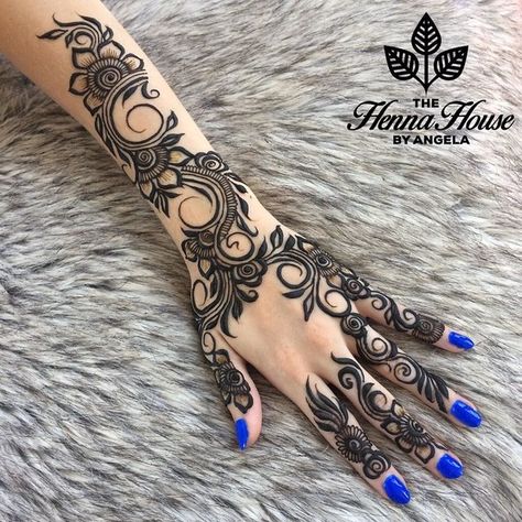 Mehndi Designs Finger, Henna Hand Designs, Latest Arabic Mehndi Designs, Jagua Henna, Tato Henna, Bridal Mehendi Designs Hands, Shape Tattoo, Simple Henna Tattoo, Mehndi Design Pictures