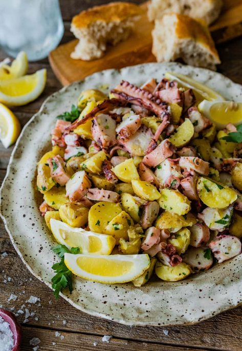 Italian Octopus, Octopus Salad Recipe, Eggplant Caponata Recipe, Spain Recipes, Shrimp Saganaki, Caponata Recipe, Recipe With Potatoes, Salad Italian, Italian Christmas Recipes