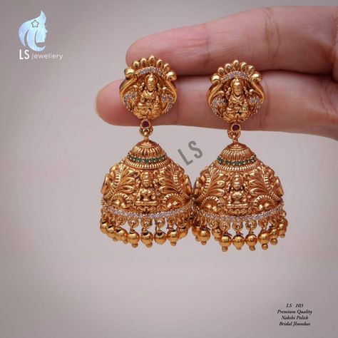 Gold Earrings Studs Simple, Gold Buttalu, Small Earrings Gold, Jhumka Designs, Gold Jhumka Earrings, Gold Jewels Design, Gold Jewelry Outfits, Gold Earrings Models, Antique Gold Jewelry Indian