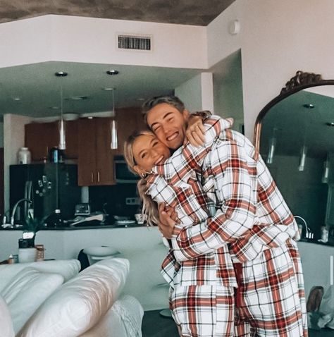 Teen Couple Christmas Pajamas, Cute Couple Christmas Pajamas Pictures, Vsco Christmas Couples, Couple Picture In Front Of Christmas Tree, Christmas Pj Couple Pictures, Bf And Gf Christmas Pjs, Christmas Pics With Boyfriend, Cute Couple Pics Christmas, Cute Couple Christmas Pictures