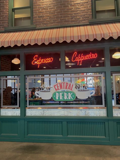 Central Perk coffee shop in LA Friends Central Perk Coffee, Friends Central Perk, Central Perk, Friends Tv, Sunday Morning, Baking Soda, A Table, Coffee Shop, Neon Signs