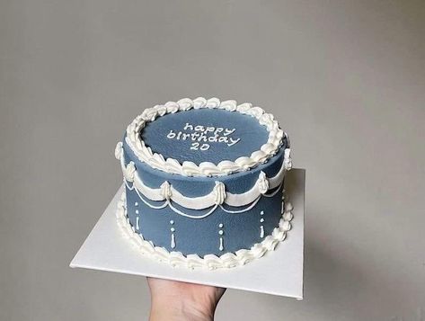 Cake Birthday Korea Blue, Cake Blue Aesthetic, Kue Tart Aesthetic, Blue Cake Aesthetic, Blue Cake Designs Birthday, Blue Vintage Cake, Bolo Aesthetic, 34 Birthday, Blue And White Cake