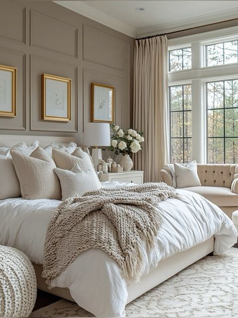 Bed Ideas Neutral, White Neutral Bedroom Ideas, Bedroom Inspirations Cream, Medium Bedroom Designs, Cozy Bedroom Aesthetic Ideas, Trendy Master Bedrooms 2024, Brown Primary Bedroom, Masterbedroom Bedroom Decor, Cozy Large Bedroom