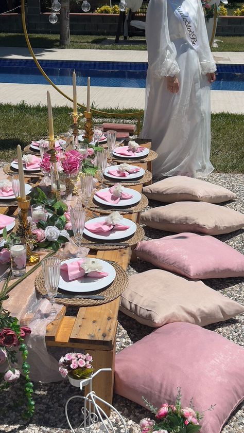 Yea Party Bachelorette, French Themed Bachelorette Party, Chill Bachelorette Party Themes, Bachelorette Set Up, Intimate Bachelorette Party, Old Money Bachelorette, Wellness Bachelorette, Christian Bachelorette Party, Bachelorette Garden Party