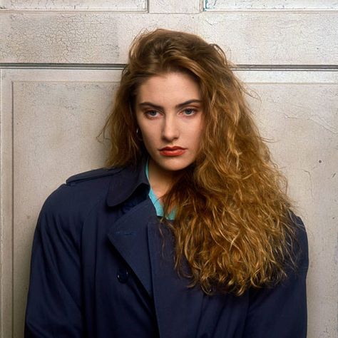 Shelly Twin Peaks, Shelly Johnson, Twin Peaks 1990, Laura Palmer, Twin Peaks, Moda Vintage, Grunge Hair, Light Brown Hair, Hair Goals