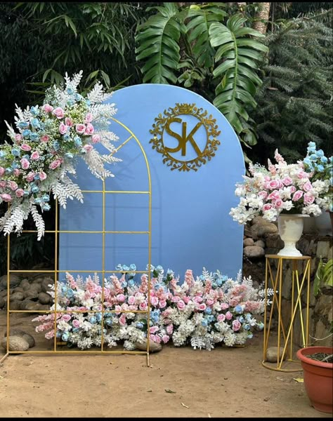 Selfie Booth For Wedding, Selfie Booth Ideas Backdrops, Selfie Corner Ideas For Wedding, Wedding Selfie Point, Selfie Point Ideas, African Backdrop, Sangeet Theme, Haldi Shoot, Couple Seating