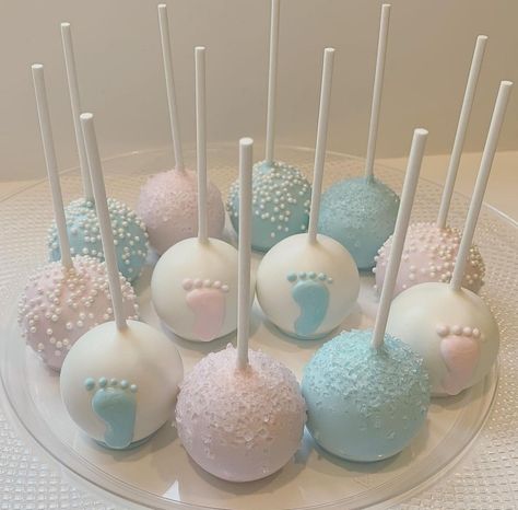 Cakepop Gender Reveal Ideas, Gender Party Desserts, Cake Pops Gender Reveal Cute Ideas, Gender Reveal Cakepops Ideas, Gender Reveal Deserts Ideas, Deserts For Gender Reveal Party, Gender Reveal Ideas Treats, Pastel Gender Reveal Party Decor, Gender Reveal Mini Cupcakes