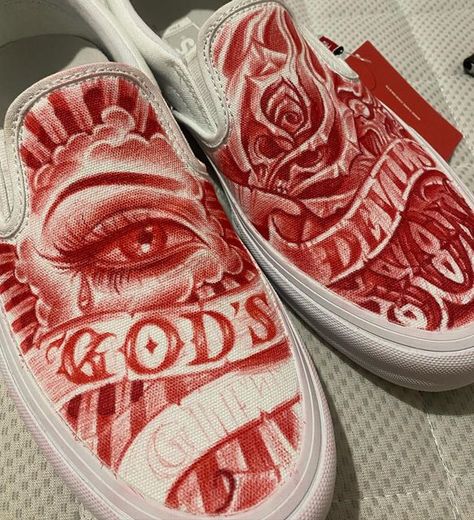 Shoe Customization Ideas, Shoe Art Designs, Arm Tattoos Drawing, Lion Art Tattoo, Vans Custom, Customized Shoes, Cool Tattoo Drawings, Airbrush T Shirts, Graffiti Piece