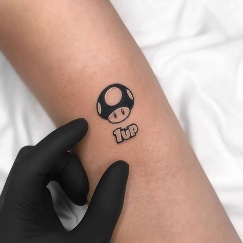 1 Up Mushroom, Tattoo Etoile, Super Mario Tattoo, Nintendo Tattoo, Round Tattoo, Mario Tattoo, Nintendo Mario Bros, Nerdy Tattoos, Mushroom Tattoo