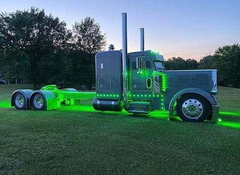 Trucks Gmc, Custom Peterbilt, Dodge Diesel Trucks, Dodge Diesel, Truck Games, Chevy Diesel Trucks, Trucks Lifted Diesel, Diesel Mechanics, Truck Driving