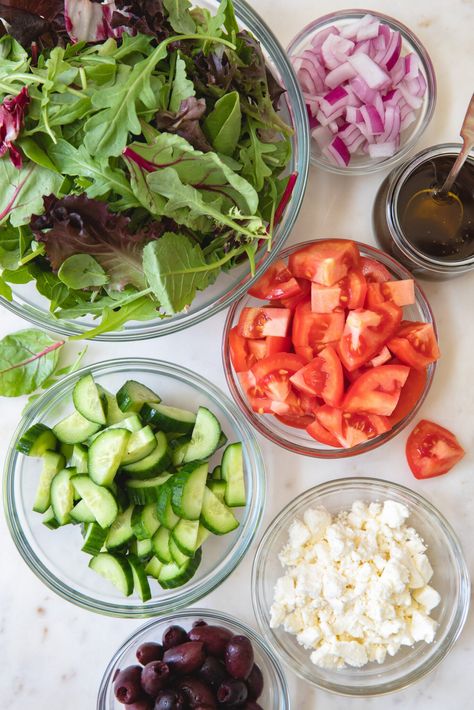 Spring Mix Salad Dressing Recipes, Balsamic Vinaigrette Salad Recipes, Spring Mix Salad Recipes Feta, Mediterranean Salad Ideas, Salad Spring Mix Recipes, Salads With Spring Mix Lettuce, Salad With Spring Mix Recipe, Baby Spring Mix Salad Recipes, Easy Spring Mix Salad Recipes