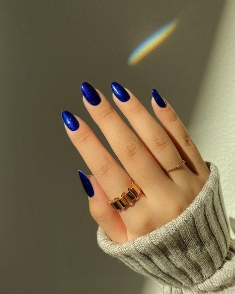 Glitter Gradient Nails, Blue Chrome Nails, Blue Nail, Oval Nails, Minimalist Nails, Dream Nails, Nail Shapes, Chrome Nails, Cute Acrylic Nails