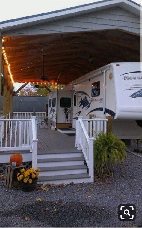 Rangement Caravaning, Porch For Camper, Rv Shelter, Rv Carports, Camper Trailer Remodel, Rv Cover, Diy Camper Remodel, Rv Homes, Rv Makeover