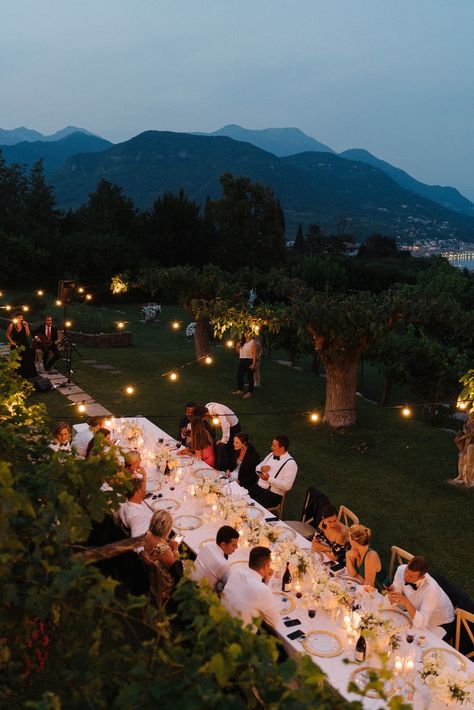 Garden Dinner Party Wedding, 25 Person Wedding, Whitw Dress, Wedding Ideas 2024, Orangery Wedding, Wedding At Lake, Wedding Mexico, Lake Garda Italy, Wedding Options