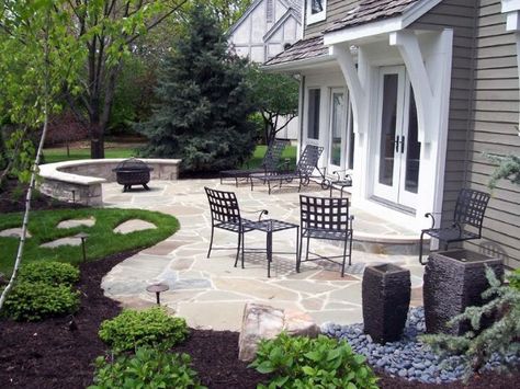 Top 60 Best Flagstone Patio Ideas - Hardscape Designs Stone Patio Designs, Curved Patio, Outdoor Patio Area, Cement Patio, Concrete Patios, Patio Steps, Hardscape Design, Small Patio Garden, Flagstone Patio