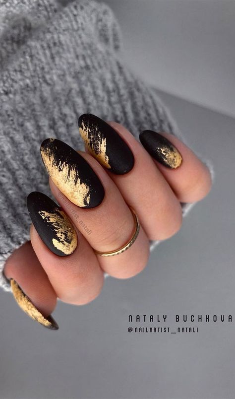 11. Matte Black Nails Design So if you’re looking for some inspiration as we head into 2021, we’ve curated the most of-the-moment nail art... Gold Gel Nail Designs, Black And Gold Nail Art, Fox Sisters, Acrylics Ideas, Bedazzled Nails, Olive Nails, Black Gold Nails, Gold Nail Designs, Matte Black Nails