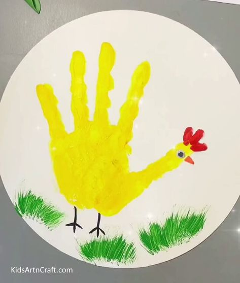 Simple Handprint Hen Art Tutorial For Kids Check more at https://www.kidsartncraft.com/handprint-hen-art-tutorial/ Hen Crafts For Kids, Hen Drawing, Hen Art, Simple Paper Crafts, Paper Animal Crafts, Hand Outline, Animal Craft, Easy Animals, Red Hen