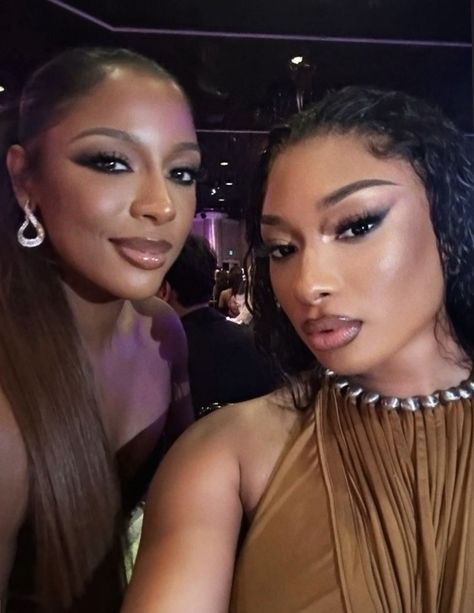 Megan Thee Stallion Victoria Monet, Victoria Monét, Black Women Artists, Victoria Monet, Thee Stallion, Megan Thee Stallion, Unique Faces, Women Artists, Artist Aesthetic