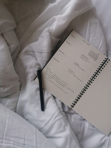 Planning Day Aesthetic, Self Development Aesthetic Pictures, Morning Journal Aesthetic, Productive Morning Routine Aesthetic, Morning Person Aesthetic, Organisation Aesthetic, Routine Board, Productive Aesthetic, Aesthetic Productive