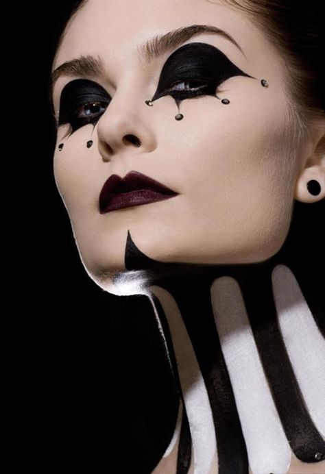 Pierrot Extreme Make-up, Circus Makeup, Makeup Clown, Fantasy Make-up, Black And White Makeup, Halloween Make-up Looks, Drag Make-up, Dark Circus, Night Circus