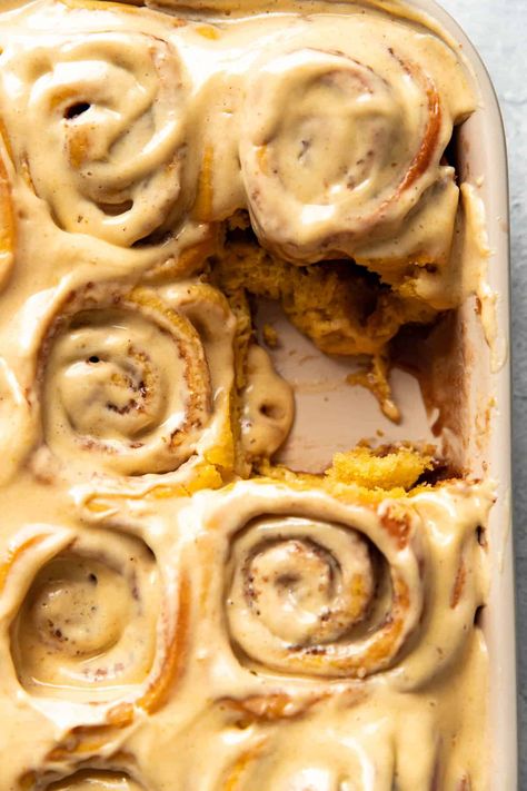 Fluffy Pumpkin Cinnamon Rolls, Pumpkin Cinammon Rolls Recipes, Quick Cinnamon Rolls Homemade, Cinnamon Rolls Homemade Pumpkin, Homemade Pumpkin Cinnamon Rolls, Super Soft Cinnamon Rolls, Mini Pumpkin Cinnamon Rolls, Homemade Pumpkin Cinnamon Rolls Easy, Pumpkin Cream Cheese Frosting