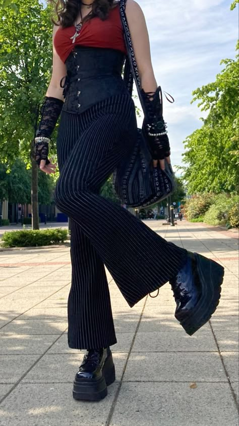 Romantic Goth Outfits Men, Alt Formal Outfits, Goth Outfits With Pants, Alt Formal, Formal Grunge Outfits, Black Emo Outfits, Alternative Outfit Ideas, Goth Platforms, Alt Outfits