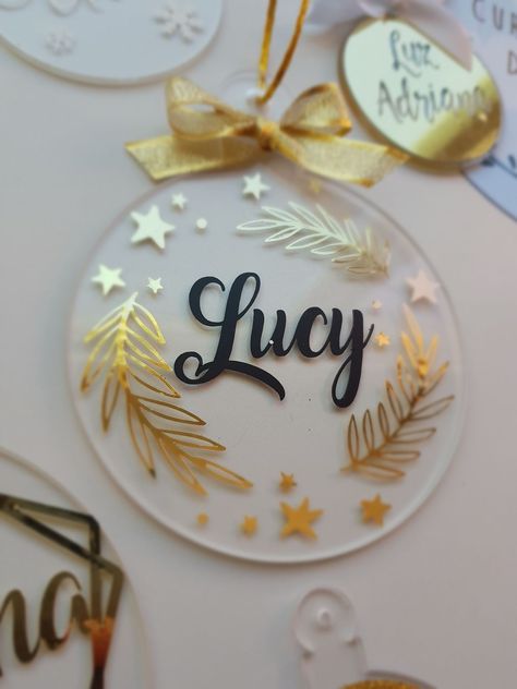 Christmas Gifts Diy Cricut, Diy Christmas Gifts Cricut, Resin Projects Diy, Resin Crafts Christmas, Christmas Gifts Cricut, Cricut Projects Christmas, Cricut Ornaments, Christmas Gifts Diy, Cricut Christmas Ideas