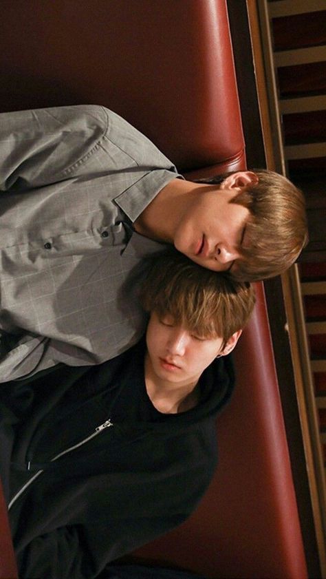 Sleeping On Shoulder, Bts Sleeping, Sleeping Man, Sweet Night, Everything Will Be Alright, People Sleeping, Jeon Jungkook Photoshoot, Bare Shoulders, Pose Reference Photo