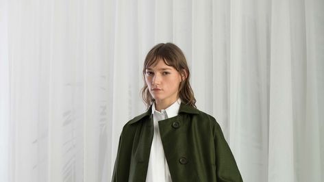 The complete Christian Wijnants Pre-Fall 2018 fashion show now on Vogue Runway. Christian Wijnants, 2018 Fashion, Vogue Runway, Fall 2018, Pre Fall, Fashion Show, Vogue, Beauty