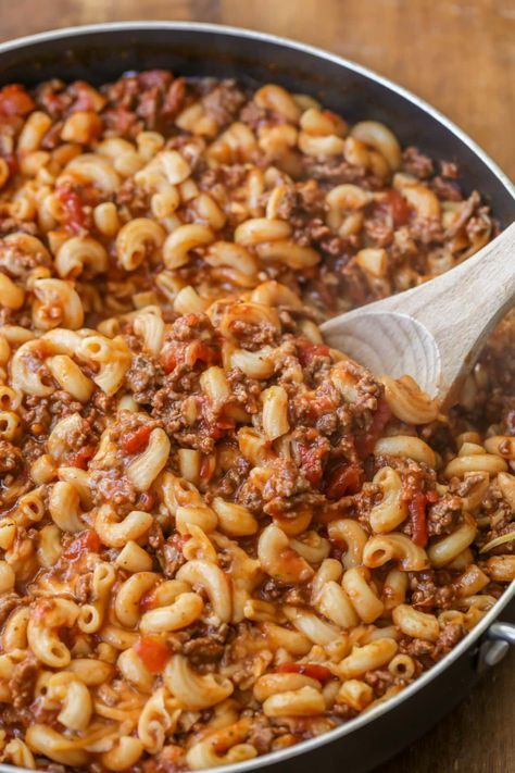 Old-fashioned goulash is an easy cheesy family favorite! It's the perfect go-to dinner recipe for any night of the week. Cheesy Beef Goulash, Easy Goulash, Easy Goulash Recipes, Goulash Recipe, Beef Goulash, Lil Luna, Goulash Recipes, Ground Beef Recipes Easy, Easy Cheesy