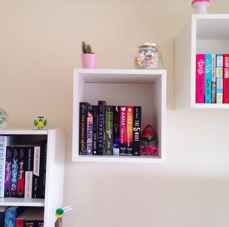 Mini Library In Bedroom, Mini Book Shelf, Bookshelf Ideas Bedroom, Book Shelf Ideas Bedroom, Quirky Bookshelf, Finding Friends, Desk Wall Unit, Shy Person, Miniature Bookshelf