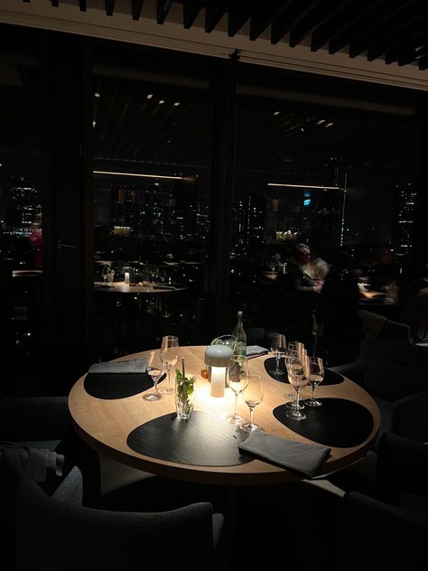 #datenight #15thfloor #couple #dates #aesthetic #bar #drinks #snapchat Couple Dates Aesthetic, Frankfurt Aesthetic, Drinks Snapchat, Dates Aesthetic, Couple Dates, Aesthetic Bar, Bar Drinks, Luxury Life, Dates