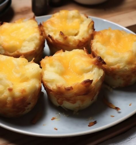 Mashed Potato Cups, Potato Cups, Casserole Kitchen, Potato Muffins, Fluffy Mashed Potatoes, Loaded Mashed Potatoes, Potato Recipes Side Dishes, Potato Sides, Potato Side Dishes