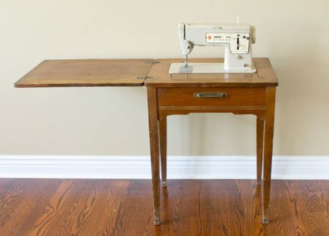 Vintage Sewing Machine Table, Small Bedroom Furniture Ideas, Old Sewing Cabinet, Old Sewing Machine Table, Sewing Table Repurpose, Vintage Sewing Table, Sewing Cabinets, Table Swag, Sewing Designs