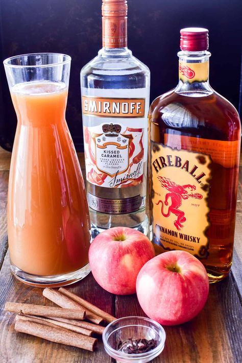 Vodka Apple Cider Fall Drinks, Carmel Vodka Drinks, Spiked Cider Recipes, Smirnoff Drinks, Cider Drink Recipes, Christmas Drinks Alcohol Recipes, Apple Cider Drink, Flavored Liquor, Vodka Recipes Drinks