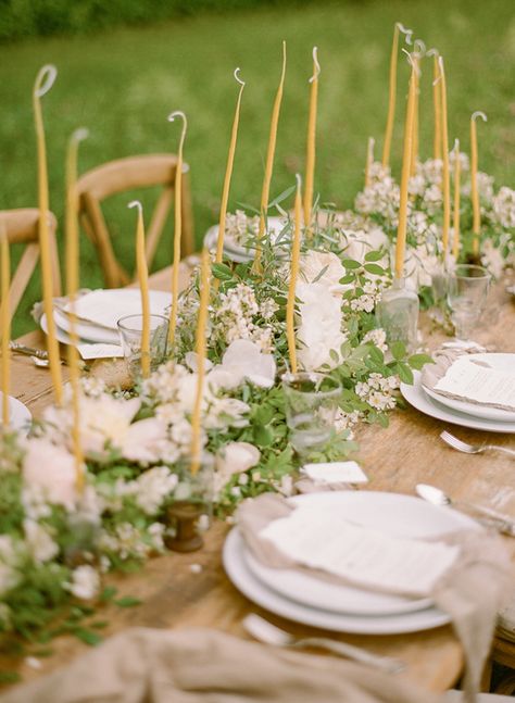 Delicate Wildflower Wedding Ideas via OnceWed.com Wedding Sparrow, Outdoor Table Settings, Wildflower Wedding, Wine And Dine, Modern Bride, Beautiful Table, Decoration Table, The Table, Wedding Designs