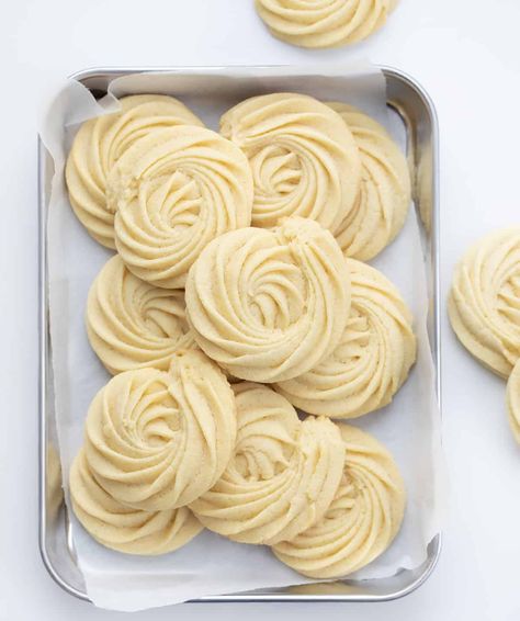 Butter Cookies Cake Pops, Ooey Gooey Butter Cookies, Cookies Decoration, Gooey Butter Cookies, Oatmeal Cream Pies, I Am Baker, Fried Ice Cream, Oatmeal Cream, Spritz Cookies