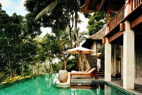 A getaway paradise in the middle of the Balinese jungle Como Shambhala Estate, Como Shambhala, Luxury Wellness, Bali Guide, Swimming Pool Tiles, Wellness Resort, Cool Swimming Pools, Best Spa, Interiors Design