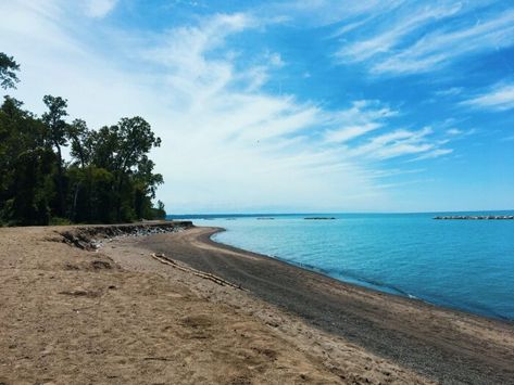 7 Refreshing Natural Pools You’ll Definitely Want To Visit This Summer In Pennsylvania Ohiopyle State Park, Presque Isle State Park, Photos Bff, Presque Isle, Honeymoon Spots, Erie Pa, Lake Beach, Lake Water, Summer Destinations