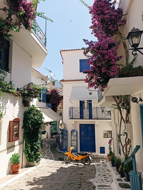 Skiathos Town, Greece Island. Summer and sea Bloxburg Greece Town, Greece Town Aesthetic, Greece Homes Interior, Greece Skiathos, House In Greece, Greece Aesthetics, Greece Homes, Skiathos Greece, Greece House