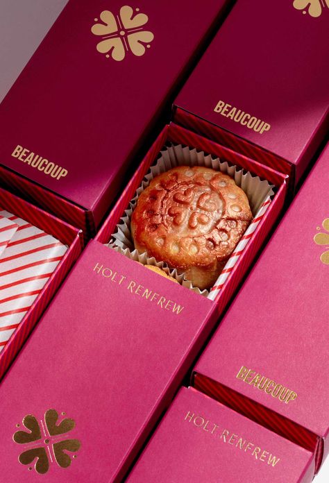 Glasfurd & Walker Designed A Custom Collaboration for Beaucoup Bakery X Holt Renfrew for the Mid-Autumn Festival - World Brand Design Society Moon Cake Packaging, Cake Branding, Dessert Packaging, Cake Packaging, Bakery Logo, Cookie Packaging, Autumn Festival, Classic Cookies, Mooncake