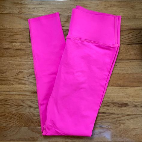 These Neon Leggings Are A Sculpted Fit! Full Length And Super Fun! Neon Leggings, Fabletics Leggings, Sports Bra And Leggings, Hoodie And Sweatpants, Green Leggings, Racerback Sports Bra, Yoga Fashion, Pink Leggings, Athletic Pants