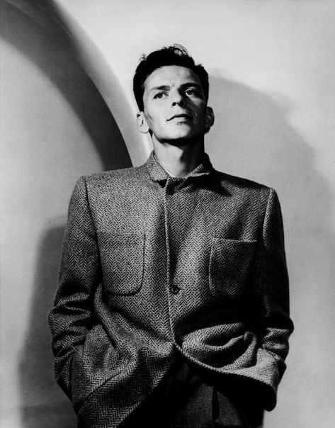 Frank Sinatra (1944) by Magnum Photos photographer Philippe Halsman, whose iconic portraits capture over four-decades worth of leading cultural, political and scientific figures, ranging from Albert Einstein to Frank Sinatra. In the course of his prolific career in America, Halsman produced reportage and covers for most major American magazines, including a staggering 101 covers for Life magazine. View more famous Hollywood start through Halsman's lens by clicking on the above link. Philippe Halsman, Nancy Sinatra, Anthony Perkins, Photographer Portfolio, Celebrity Portraits, Magnum Photos, Great Photographers, Iconic Photos, Golden Age Of Hollywood