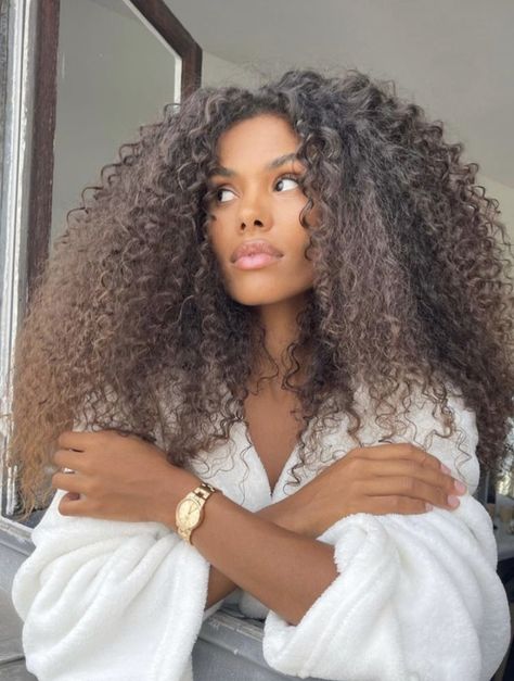 Cabello Afro Natural, Tina Kunakey, Hair Extensions For Short Hair, Beautiful Curly Hair, Curly Girl Method, Curly Hair Inspiration, Hair Crush, Good Hair Day, Long Curly Hair