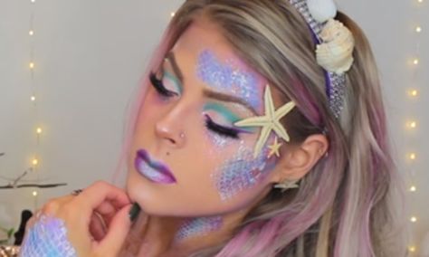 27 Mermaid Quotes For Instagram That Capture The Sea Goddess In All Of Us Chicken Makeup, Ethereal Halloween, Nem Halloween Makeup, Tropical Halloween, Halloween Styling, Maquillage Halloween Simple, Mermaid Costume Diy, Halloween Make-up Looks, Awesome Costumes