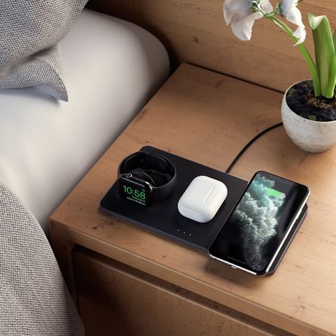 Apple Charging Station, Phone Charging Station, Birthday 2023, Wireless Charging Station, Charger Station, Charging Stations, Apple Technology, Mens Bedroom, Charging Pad